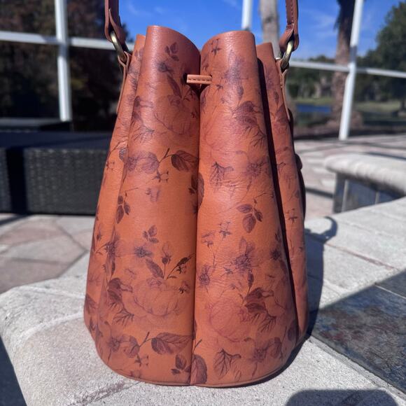 Sundance Made in Italy Brown Floral Leather Bucket Crossbody Bag RemoveableStrap - Picture 2 of 16